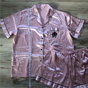 Gorgeous Pink Silk Style Button Up Shirt 👚 & matching Short( Pyjama Set.